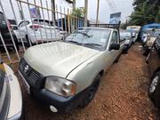 Nissan NP300 2011 Gray for sale