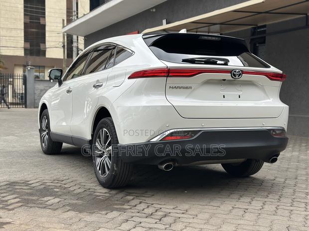 Toyota Harrier 2.0 2020 White