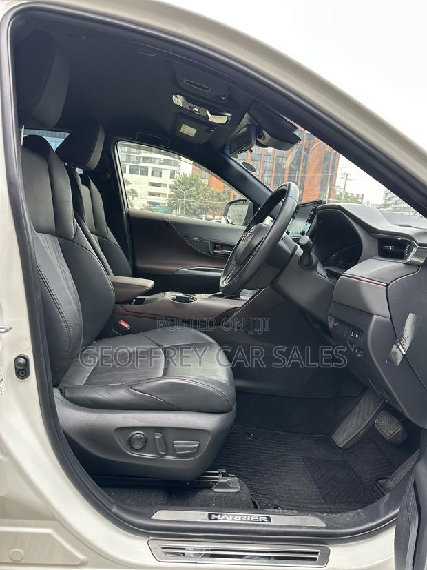 Toyota Harrier 2.0 2020 White
