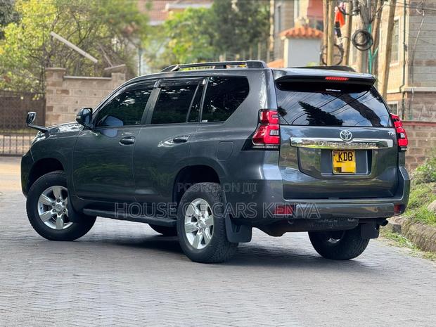 Toyota Land Cruiser Prado 2014 Gray