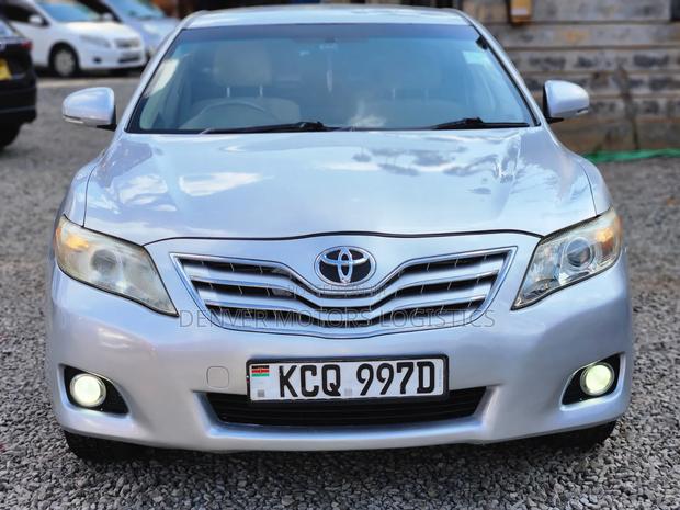Toyota Camry 2011 Silver