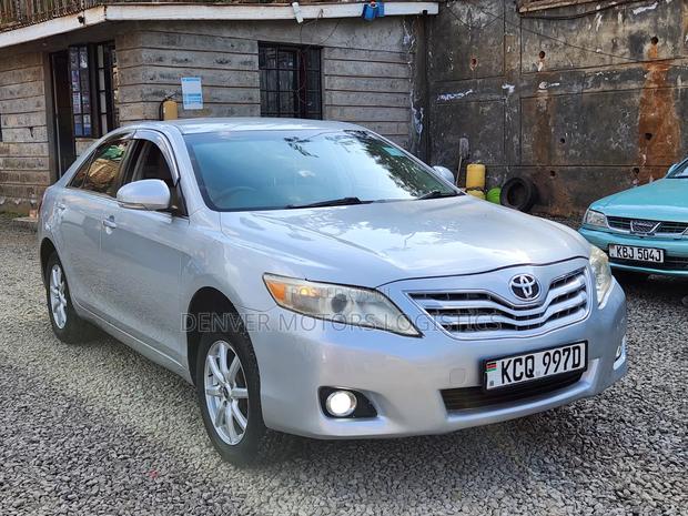 Toyota Camry 2011 Silver