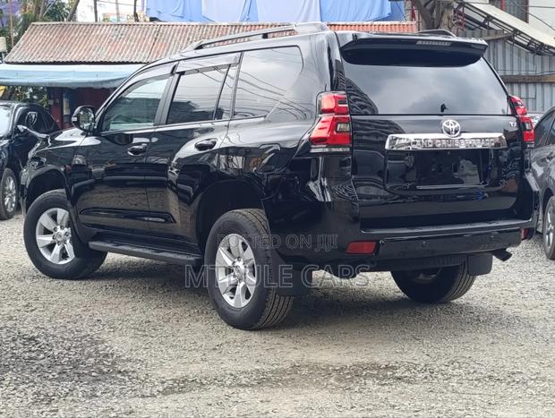 Toyota Land Cruiser Prado 2021
