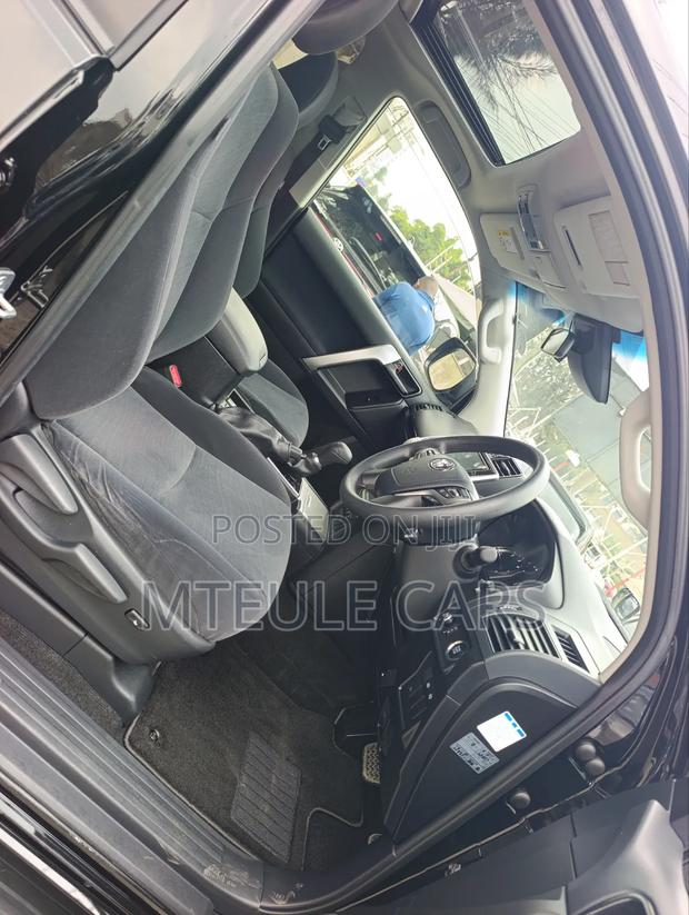 Toyota Land Cruiser Prado 2021