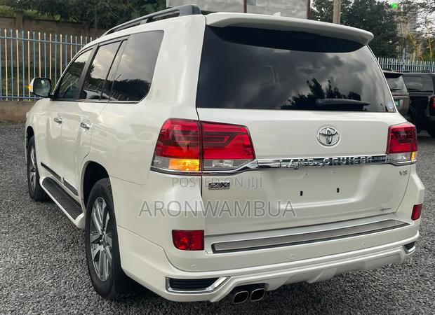 Toyota Land Cruiser 2019 White