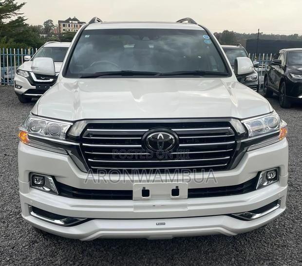 Toyota Land Cruiser 2019 White