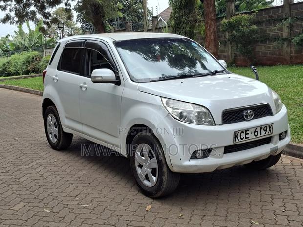 Toyota Rush 2008 White