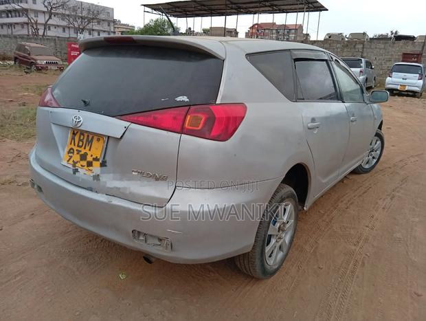 Toyota Caldina 2006 White