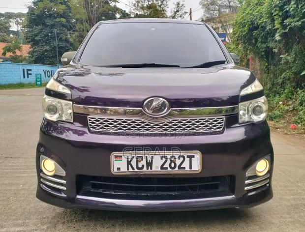 Toyota Voxy 2012 Maroon
