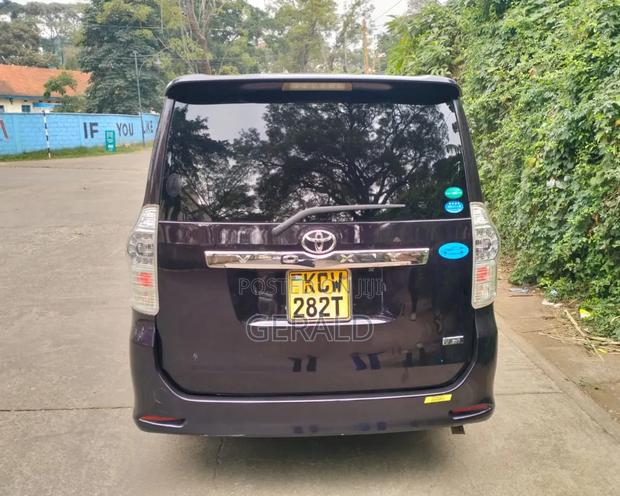 Toyota Voxy 2012 Maroon