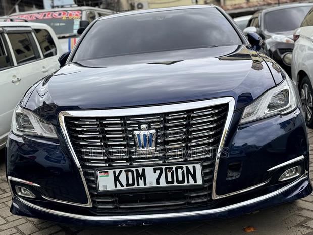 Toyota Crown 2016 Blue