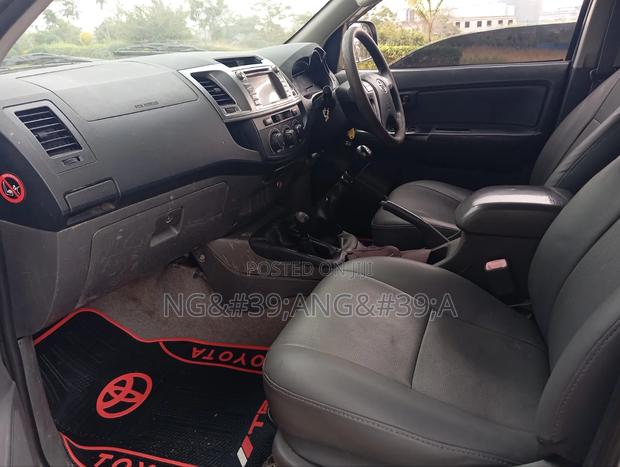 Toyota Hilux 2014 White