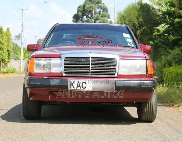 Mercedes-Benz 230E 1987 Red