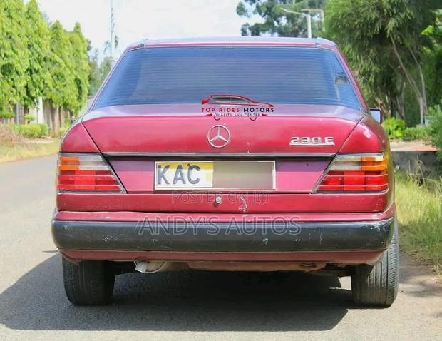 Mercedes-Benz 230E 1987 Red