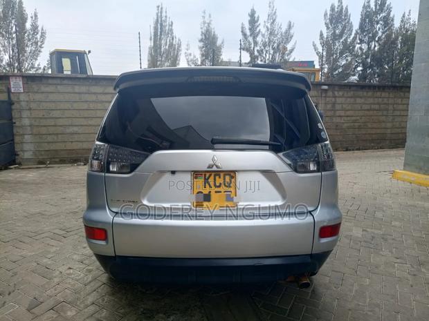 Mitsubishi Outlander 2011 Silver