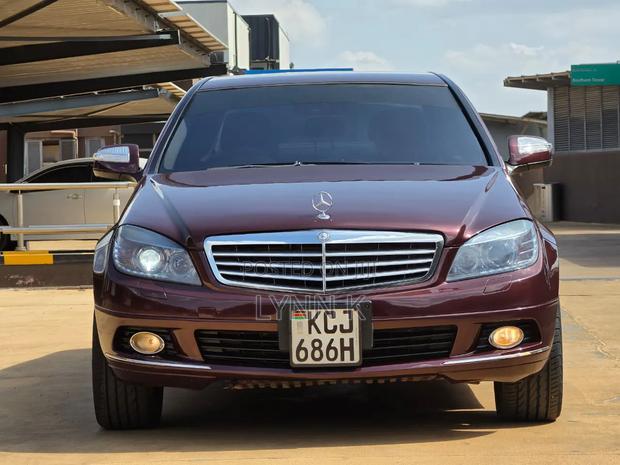 Mercedes-Benz C200 2010 Maroon