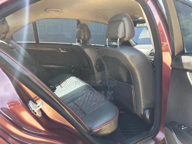 Mercedes-Benz C200 2010 Maroon