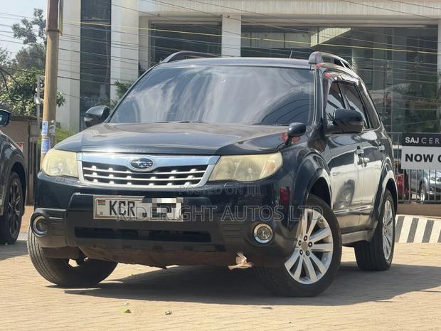 Subaru Forester 2012 Black