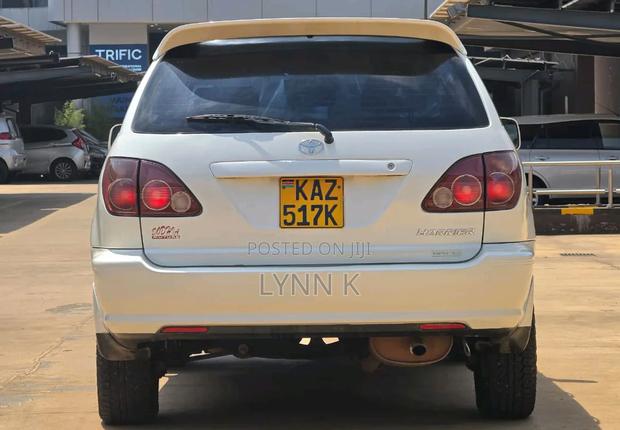 Toyota Harrier 2000 White