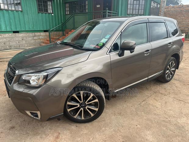 Subaru Forester 2.0XT Premium AWD 2017 Gray