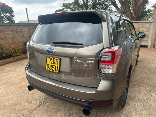 Subaru Forester 2.0XT Premium AWD 2017 Gray