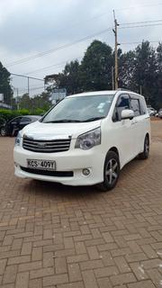 Toyota Noah 2011 White for sale