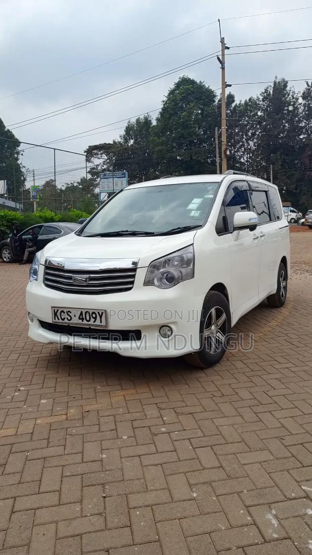 Toyota Noah 2011 White