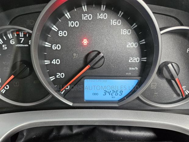 Toyota RAV4 SE FWD (2.5L 4cyl 6A) 2017 Gray
