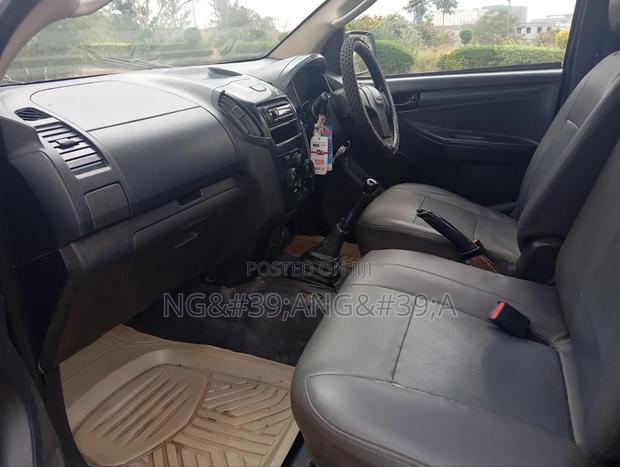 Isuzu D-MAX 2015