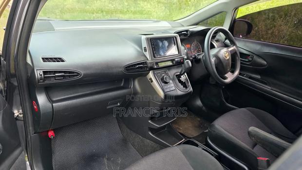Toyota Wish 2014 Gray
