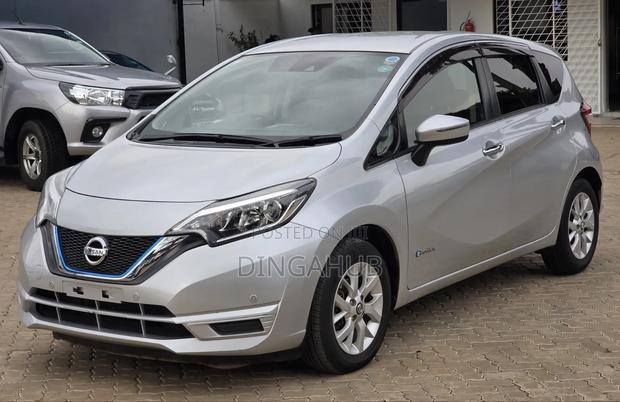 Nissan Note 2019 Silver