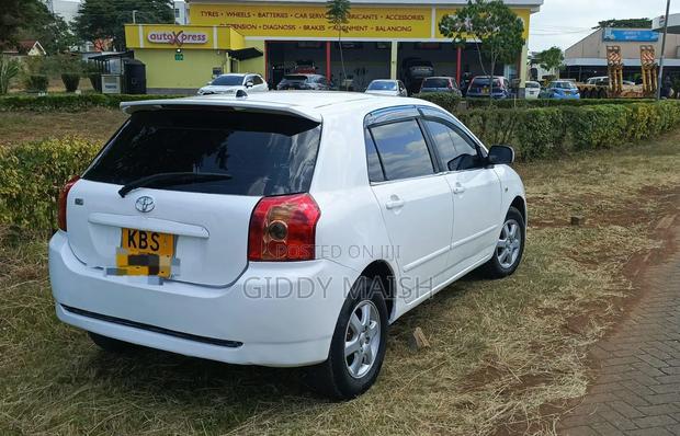Toyota Corolla RunX 2006 White