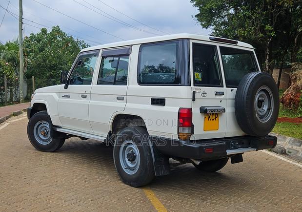 Toyota Land Cruiser 76 Series 2017 White