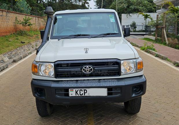 Toyota Land Cruiser 76 Series 2017 White