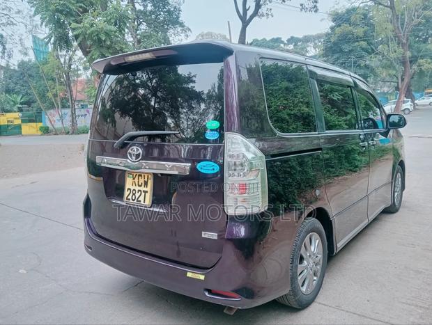 Toyota Voxy 2012 Purple