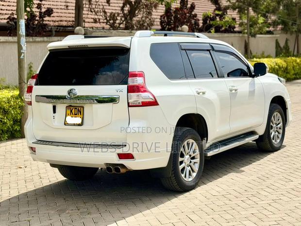 Toyota Land Cruiser Prado 2017 Pearl