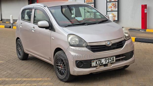 Daihatsu Mira 2015 Pink