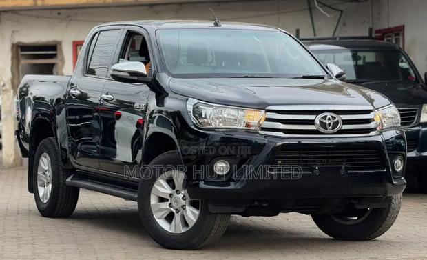 Toyota Hilux 2019 Black