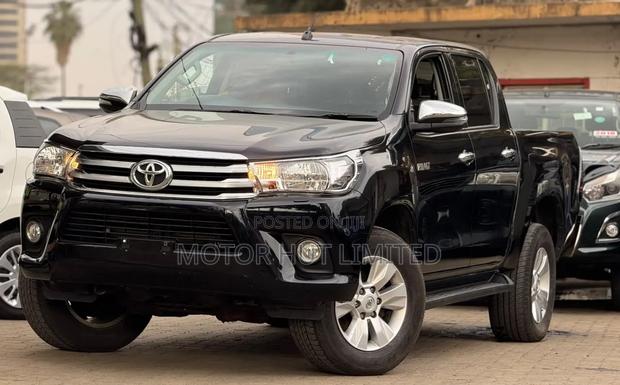 Toyota Hilux 2019 Black