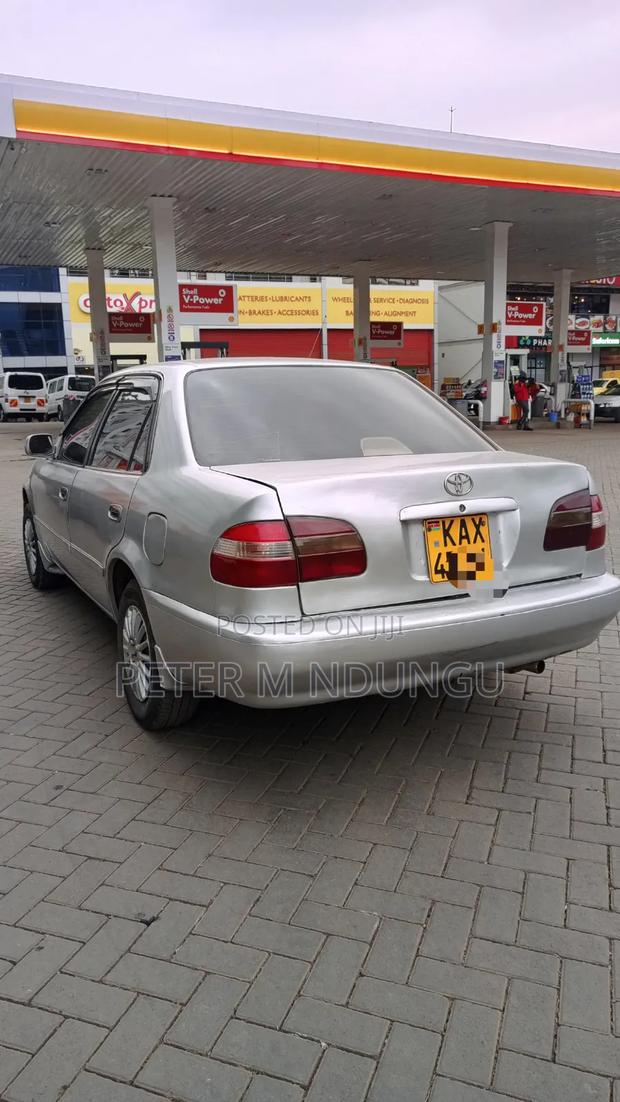 Toyota Corolla 2000 Silver