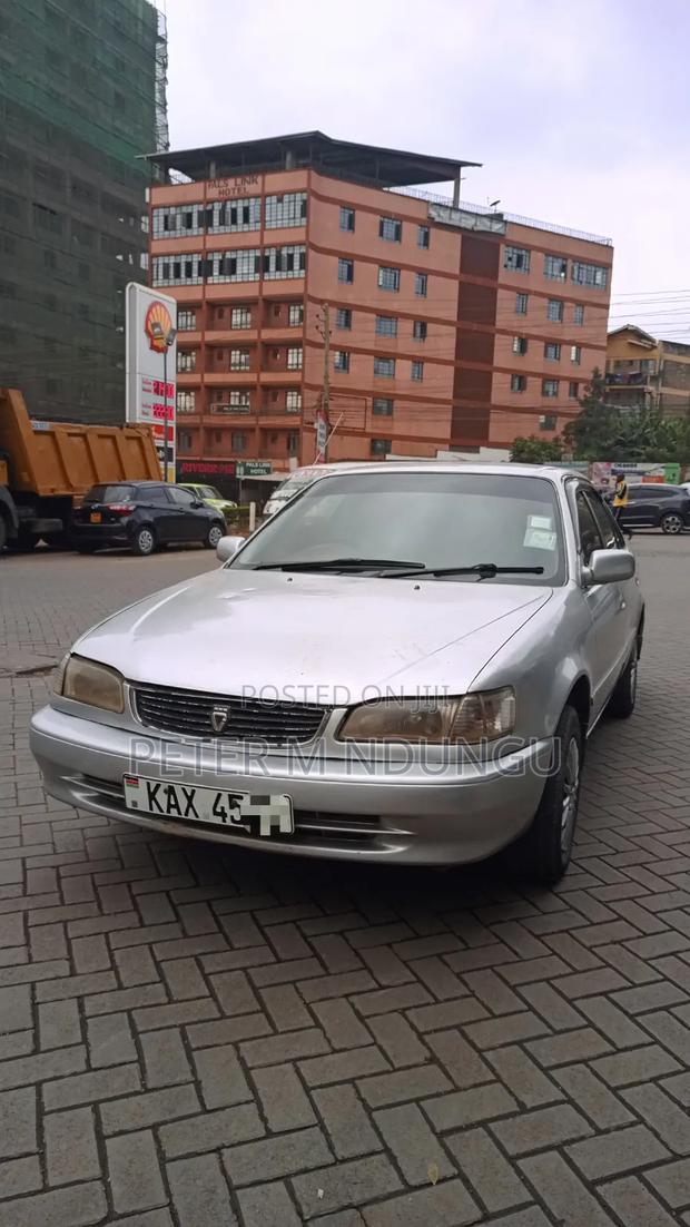 Toyota Corolla 2000 Silver