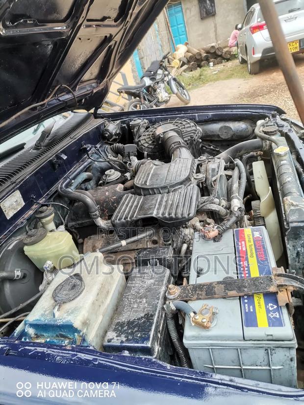 Toyota Hilux 2003 Gray