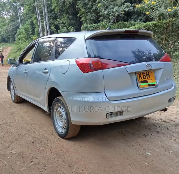 Toyota Caldina 2004 Silver