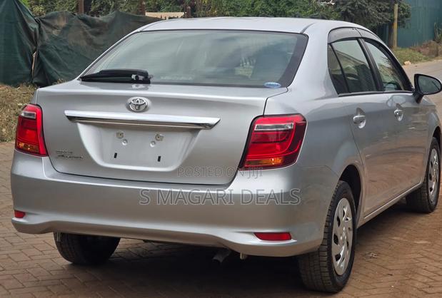 Toyota Axio 2020 Silver