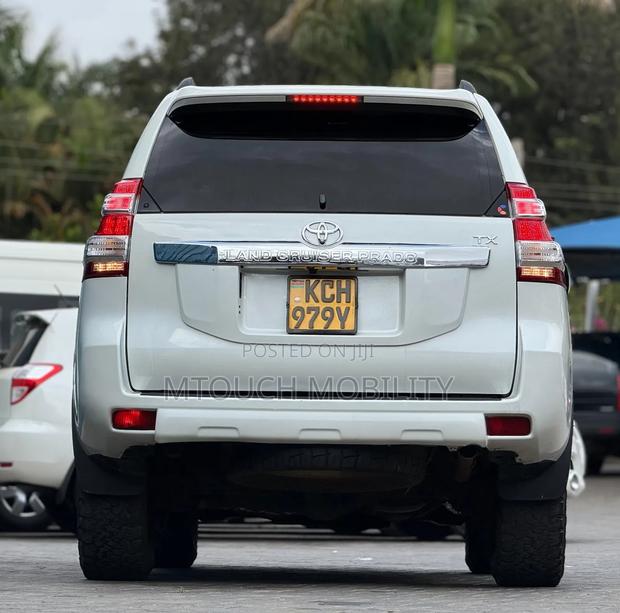 Toyota Land Cruiser Prado 2009 White