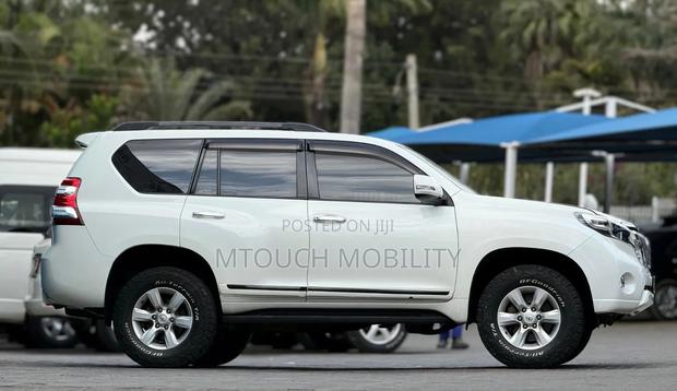 Toyota Land Cruiser Prado 2009 White