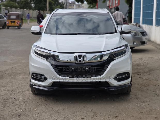 Honda Vezel 1.5 2WD 172 hp 2019 White