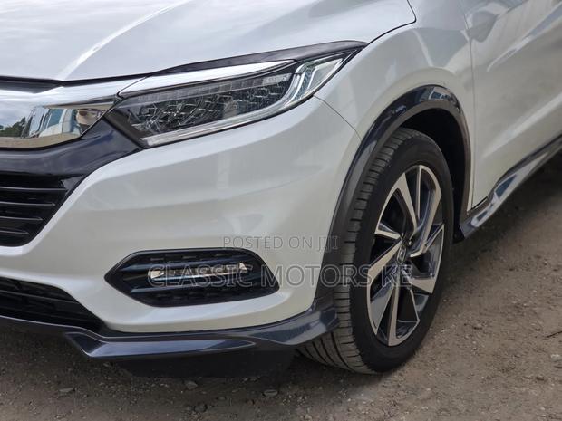 Honda Vezel 1.5 2WD 172 hp 2019 White