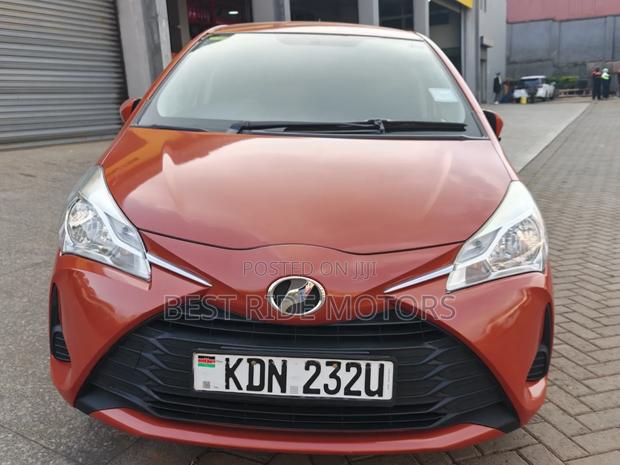 Toyota Vitz 2017 Burgundy