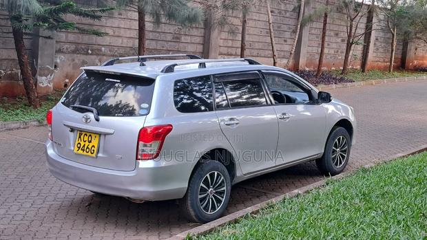 Toyota Corolla Fielder 2011 Silver